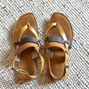 Vera Wang Leather Sandals